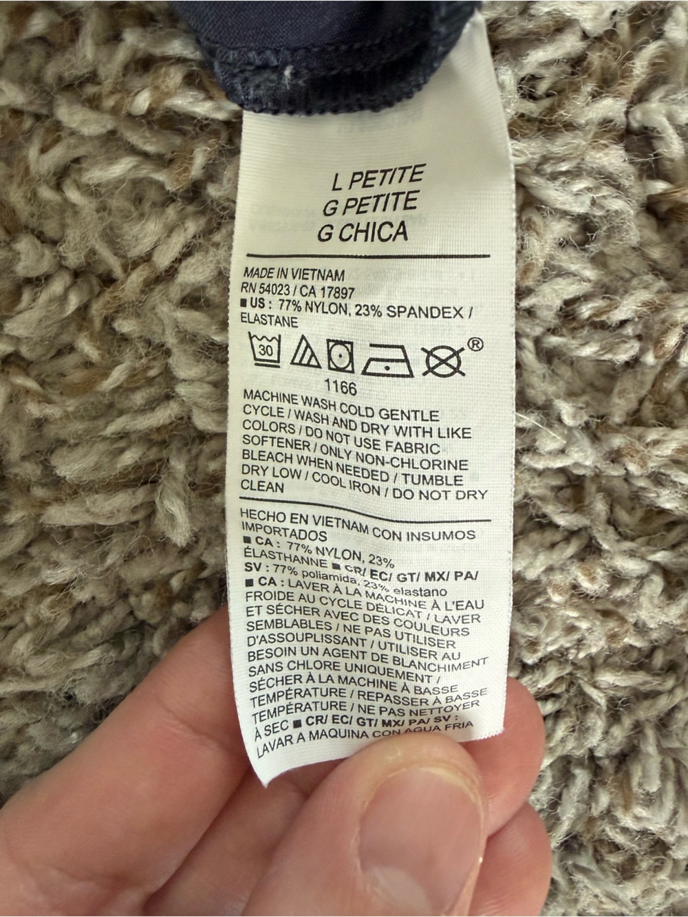 Old Navy Sleektech Barrel Leg Pant - Picture 8 of 8
